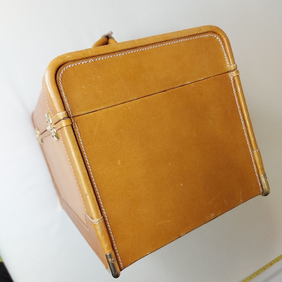 Original 1991 Lamborghini Diablo Schedoni Leather Vanity Case - Picture 2 of 16